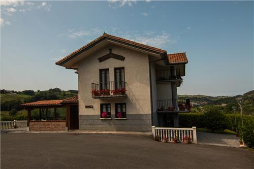 Fatxada 2 nekazalturismoa tolare berri Gipuzkoan