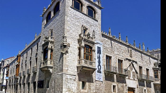 Palacio Casa del Cordón